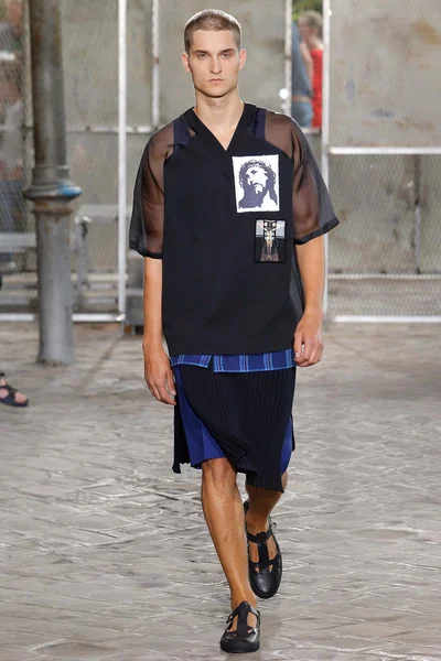 Look 23